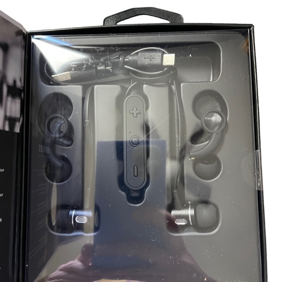 SOUNDBOUND WIRELESS SPORT IN-EAR EARBUDS - NIB! - Picture 7 of 7